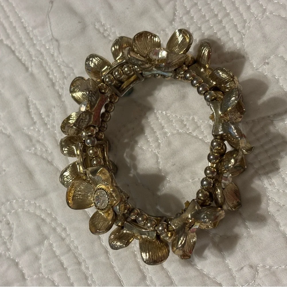 Vintage Natasha Gold Floral Stretch Bracelet with Crystal Centers